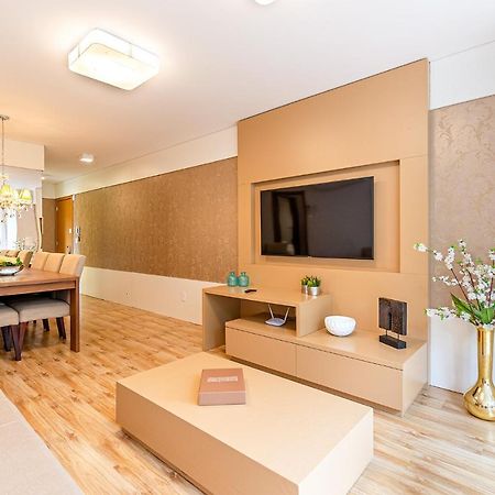 Rosa Apartamento Luxo no Centro Gramado Exterior foto